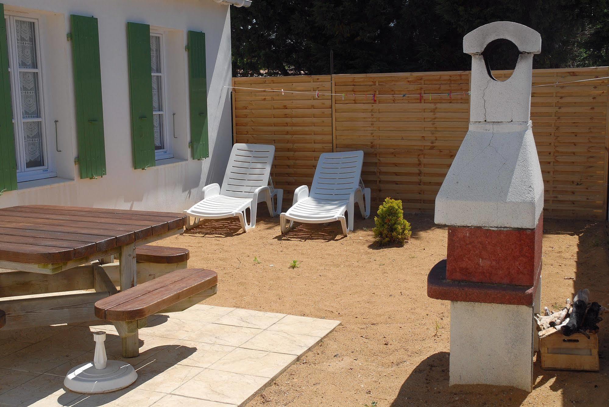 Hotel Jerodel Le Bois-Plage-en-Ré Exterior photo