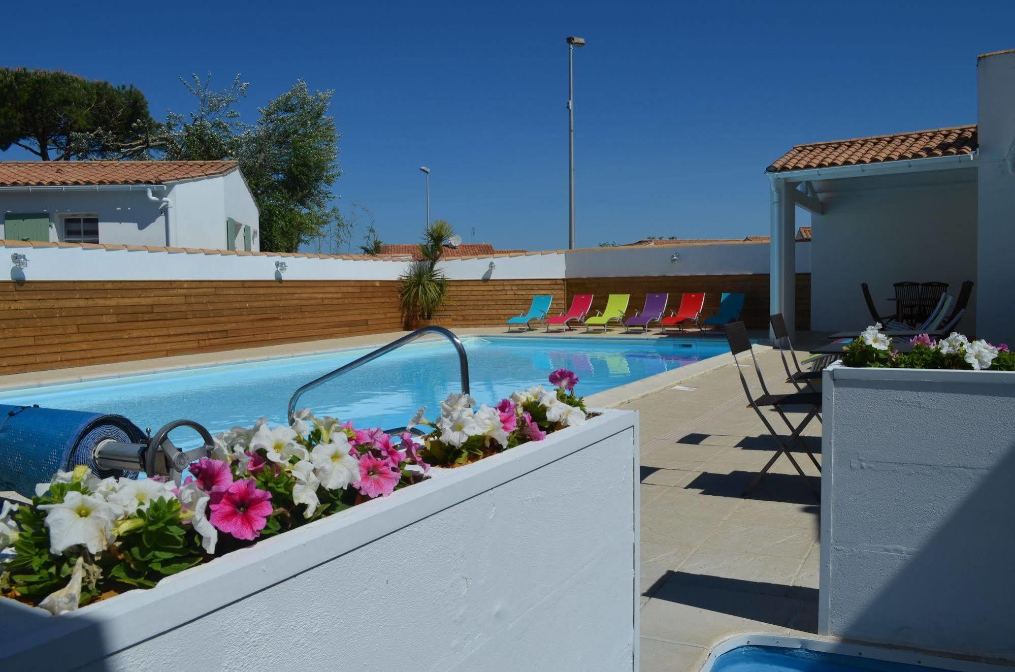 Hotel Jerodel Le Bois-Plage-en-Ré Exterior photo